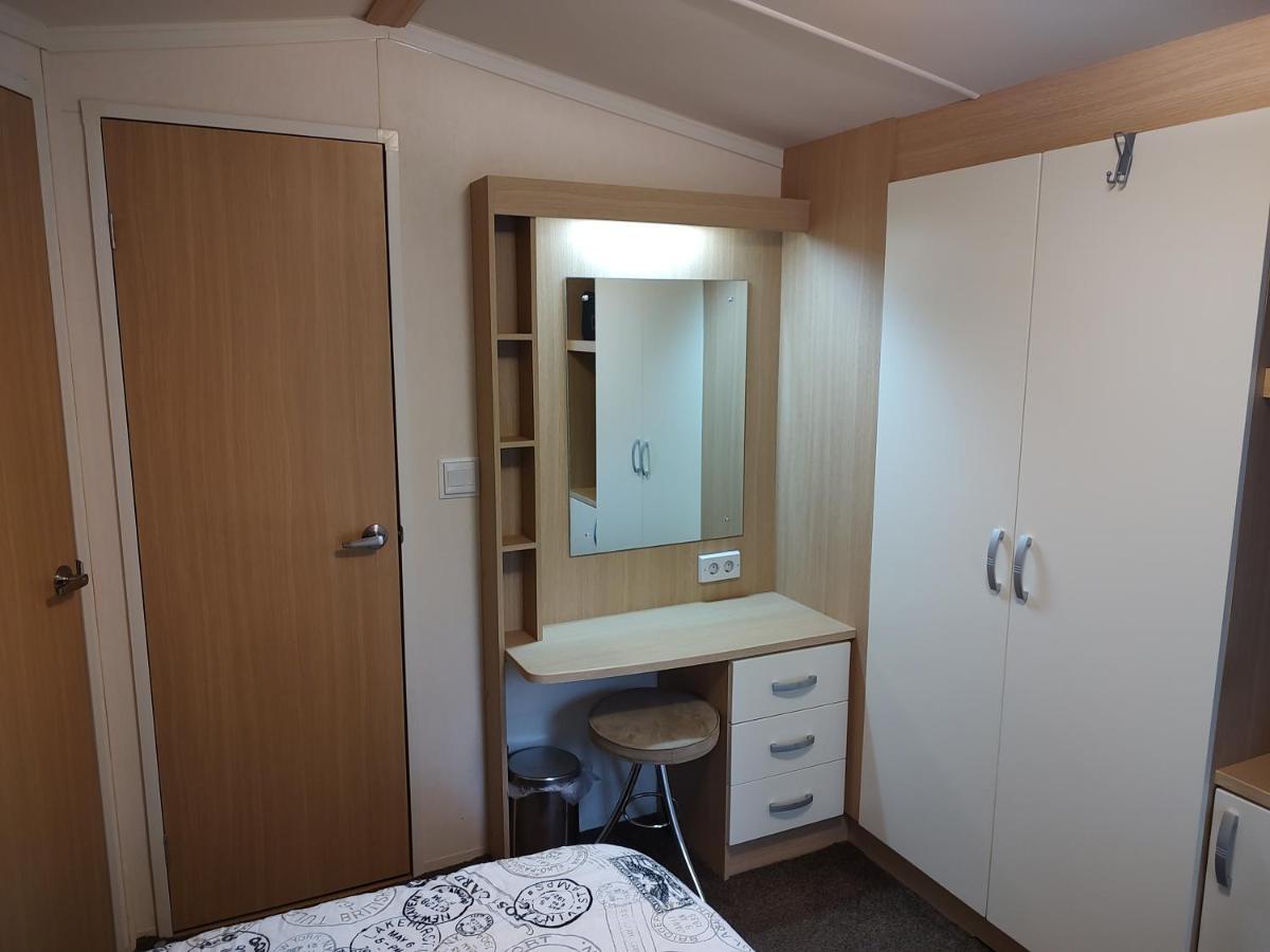 Chalet Met Veranda Aan Bosrand Vledder Zewnętrze zdjęcie