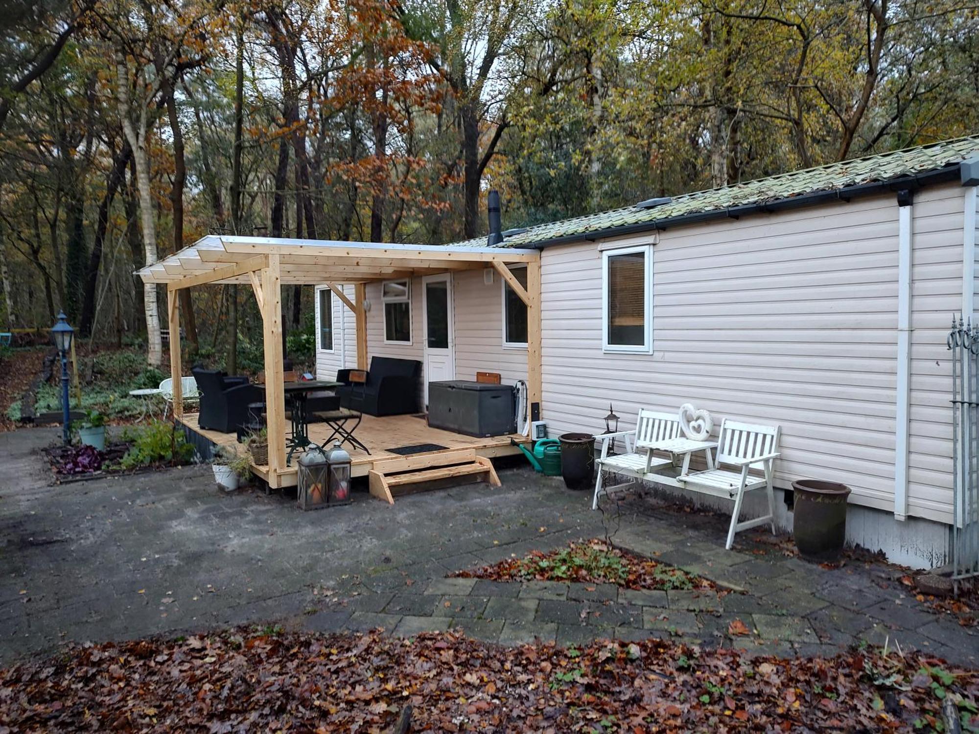 Chalet Met Veranda Aan Bosrand Vledder Zewnętrze zdjęcie
